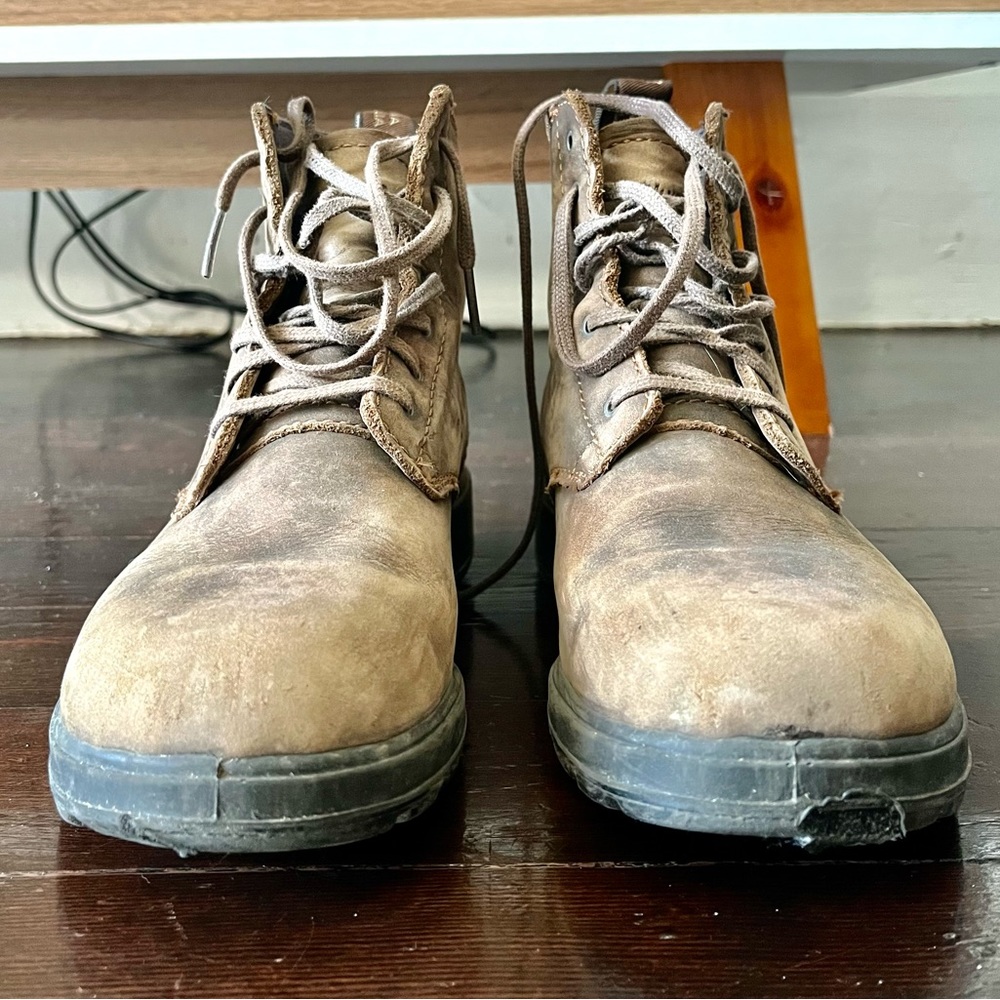 Blundstone work boots